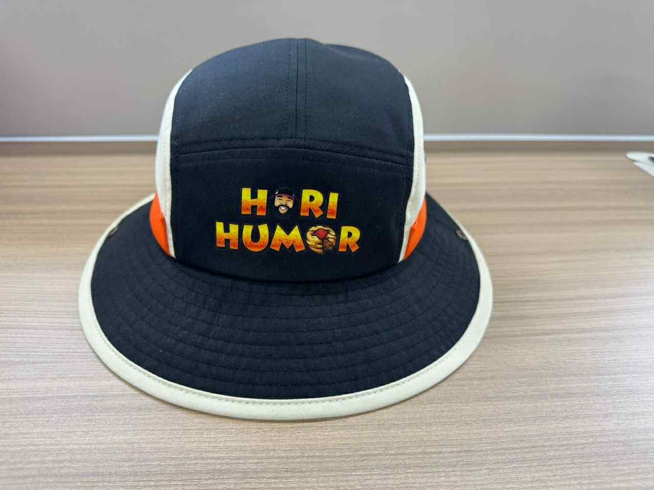 Hori Humor Bucket Hat